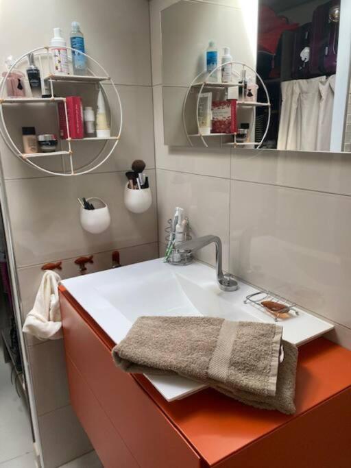Loft Au Coeur De Nimes Appartement Buitenkant foto